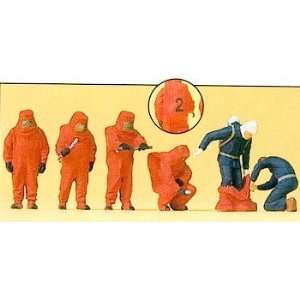  Preiser 10510 Fireman in Chemical Resistant Suits (6 