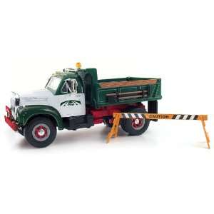   Model Dump Truck with Barricades 1/34 ACPA #19 3781 Toys & Games