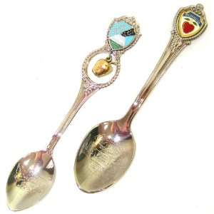  2 Vintage Souvenir Spoons in Gift Bag   Washington State 