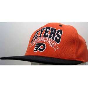 Philadelphia Flyers Vintage Retro Snapback Cap  Sports 