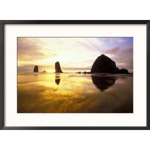  Needles and Haystack at Sunset, Cannon Beach, Oregon, USA 