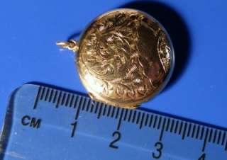 This antique locket is being sold in VERY Good Condition.