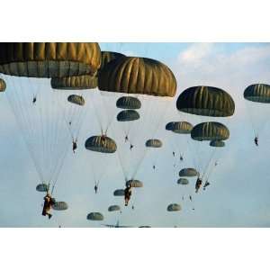 com US Army 82nd Airborne Division Parachute Poster XL U.S. Military 
