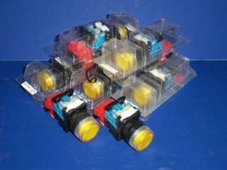 FUJI AR22G4L E3 / AR22G4L 11E3Y COMMAND SWITCH, PUSH BUTTON, LOT OF 7 