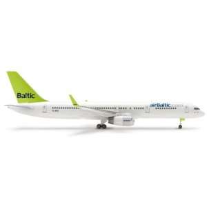  Herpa Air Baltic 757 200 1/500