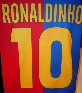 Barcelona FCB 10 Ronaldinho Gaúcho Soccer Top Size 4  