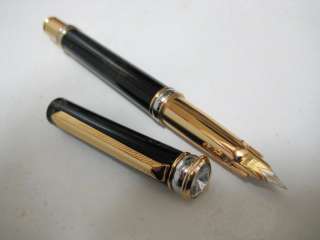 Grand Black and Gold Art Deco Fountain Pen Z582   New  