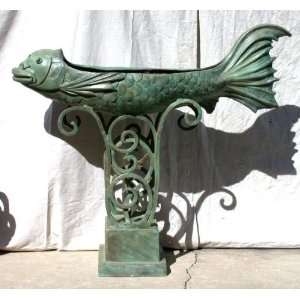  Metropolitan Galleries SRB992343 Fish Urn Bronze