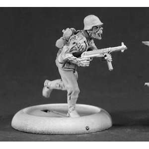  Kroid Zombie NCO w/Submachine Gun Toys & Games