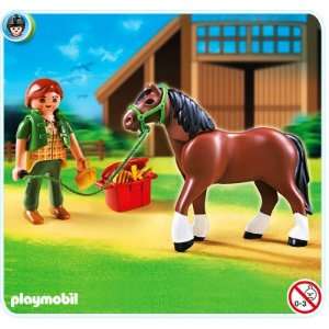  Playmobil 5108   Shire Horse with Groomer and Stable Toys 