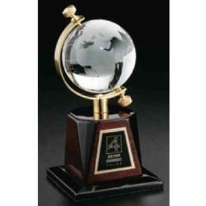  Optical crystal globe award on wood base. Kitchen 