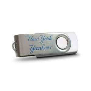  Centon New York Yankees Edition DataStick Swivel 2 GB USB 