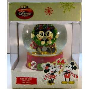  Disney 2009 Mickey & Minnie Button Snow Globe