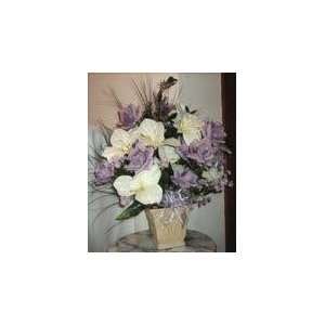 Beautiful Lavender Rose Floral Arrangement 