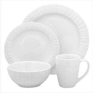 The graceful fluting of the CorningWare French White tableware creates 