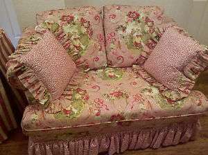 French Country Loveseat with Pullout Couch  