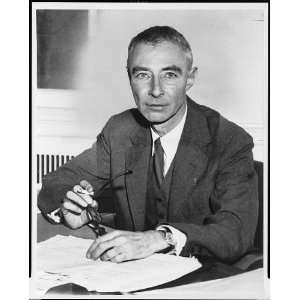  Julius Robert Oppenheimer,1904 1967,American physicist 